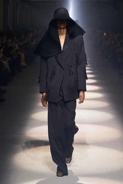 Look 45